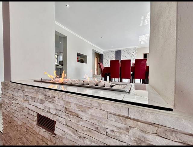 5 BEDROOM HOUSE FOR SALE IN XANADU